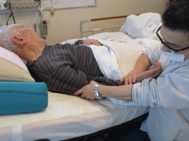 訪問マッサージこころ在宅ケアの施術風景